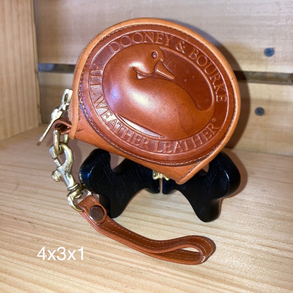 Vintage Dooney big duck coin case